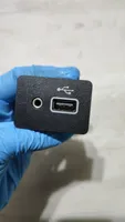 Nissan Qashqai Gniazdo / Złącze USB 922511459B