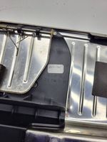 Mercedes-Benz E W211 Rivestimento di protezione sottoporta del bagagliaio/baule A2116900089