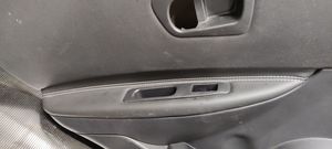 Nissan Qashqai Rivestimento del pannello della portiera posteriore 82911JD900