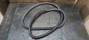 Opel Insignia A Front door rubber seal 132281267