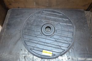 Audi A4 S4 B7 8E 8H Element schowka koła zapasowego 8E9863547