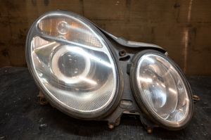 Mercedes-Benz E W211 Lampa przednia 