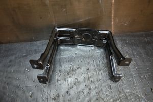 Audi A4 S4 B8 8K Supporto di montaggio ruota di scorta 8K0802715