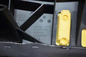 Audi A4 S4 B8 8K Šoninė apdaila prie galinės sėdynės (apačia) 8T0857792