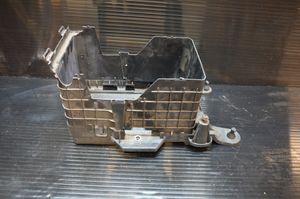 Volkswagen PASSAT B7 Boîte de batterie 1K0915325