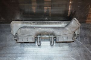 BMW X3 E83 Oro paėmimo kanalo detalė (-ės) 13713402849