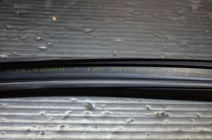 BMW X5 E70 Moulure de vitre de la porte avant 7120807