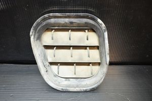 Volkswagen Touran I Quarter panel pressure vent 1T0819465