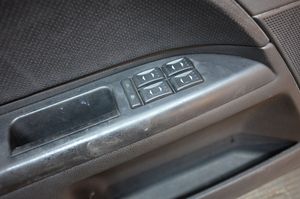 Ford Mondeo Mk III Boczki / Poszycie drzwi przednich 1S7XF23901