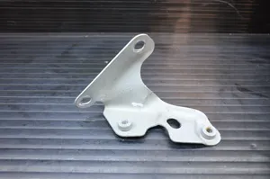 Audi Q7 4L Supporto di montaggio del parafango 4L0821135