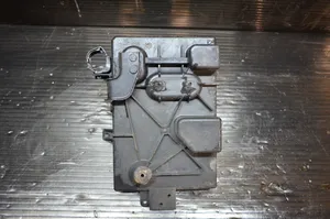 Mazda CX-7 Support boîte de batterie K6805