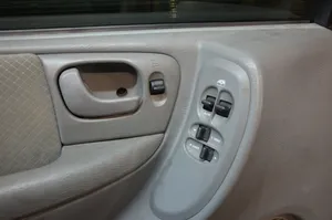 Chrysler Voyager Priekinės durys 