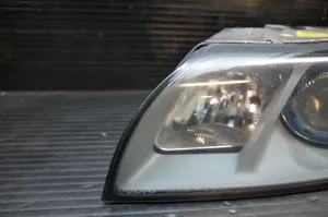 Volvo V50 Lampa przednia 30678916