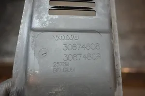 Volvo V50 Radiateur panneau supérieur d'admission d'air 30674608