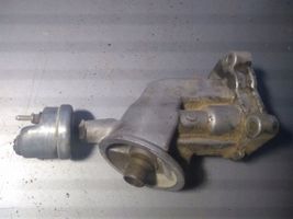 Mercedes-Benz E W124 Support de filtre à huile 1021800038