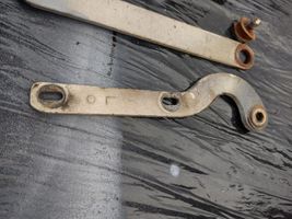 Mercedes-Benz 250 280 W108 Engine bonnet/hood hinges 