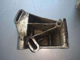 Mercedes-Benz E W123 Supporto di montaggio della pompa del servosterzo 123466041