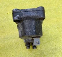 Mercedes-Benz W123 Degvielas spiediena regulators 0438140065