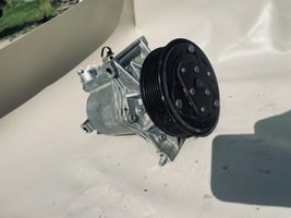 Nissan Juke I F15 Ilmastointilaitteen kompressorin pumppu (A/C) 9260032L1A