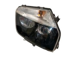 Dacia Duster Lampa przednia 