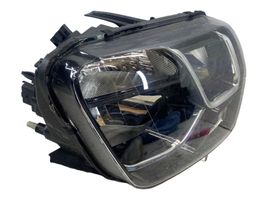 Dacia Duster Headlight/headlamp 260100156R