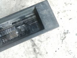 Opel Meriva B Lampa oświetlenia tylnej tablicy rejestracyjnej 13251936