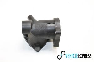 Toyota Avensis T270 Alloggiamento termostato 163200R011