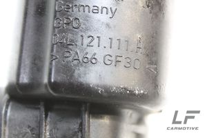 Audi A5 Obudowa termostatu 04L121111H