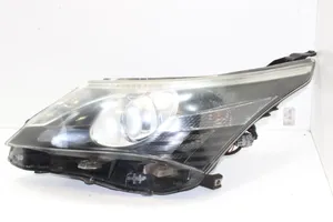 Toyota Avensis T270 Lampa przednia 