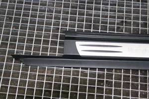 Mercedes-Benz SLK R171 Copertura del rivestimento del sottoporta anteriore 1716800135