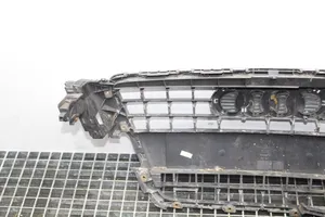 Audi A5 8T 8F Grotelės priekinės 8T0853651E