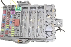 Honda CR-V Boîte à fusibles relais T1EE120
