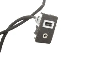 Ford Mondeo MK IV Câble adaptateur AUX CS7T14D202CB