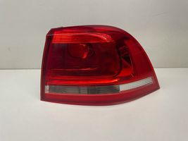 Volkswagen Touareg II Rear/tail lights 7P6945096F