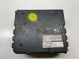 Toyota Prius (XW30) Module de frein de stationnement 