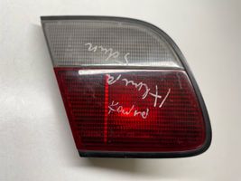 Nissan Almera Lampy tylnej klapy bagażnika 