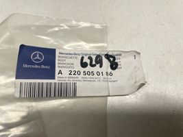 Mercedes-Benz S W220 Välijäähdyttimen ilmanohjauksen ilmakanava A2205050186