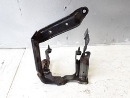 Volvo S40 Power steering pump mounting bracket 