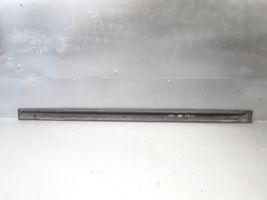 Volvo V70 Listón embellecedor de la puerta delantera (moldura) 9151912