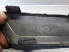 Volvo V70 Takapuskurin koristemuotolista 08687458