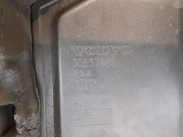 Volvo XC70 Variklio dangtis (apdaila) 30637689