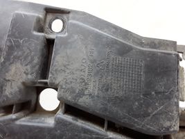 Volvo V70 Priekšpusē bampera turētājs 08693182