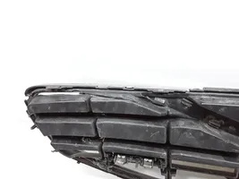 Volvo S60 Grotelės viršutinės 31333692