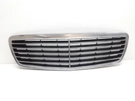 Mercedes-Benz E W211 Maskownica / Grill / Atrapa górna chłodnicy A2118800383