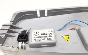 Mercedes-Benz E W211 Illuminazione sedili posteriori A2118203601