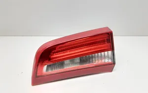 Volvo S60 Lampy tylnej klapy bagażnika 30796272