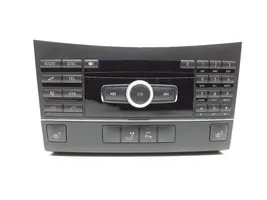 Mercedes-Benz E W212 Radija/ CD/DVD grotuvas/ navigacija A2129064500
