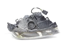 Volvo V60 Lampa przednia 045204