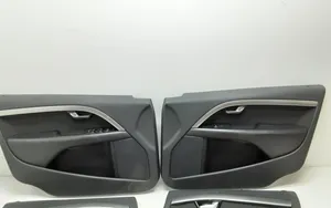 Volvo V70 Set di rivestimento del pannello della portiera 39883529