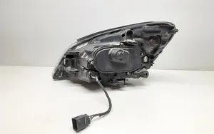 Volvo V60 Lampa przednia 31299993